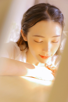 双乳丰满的女学生电影